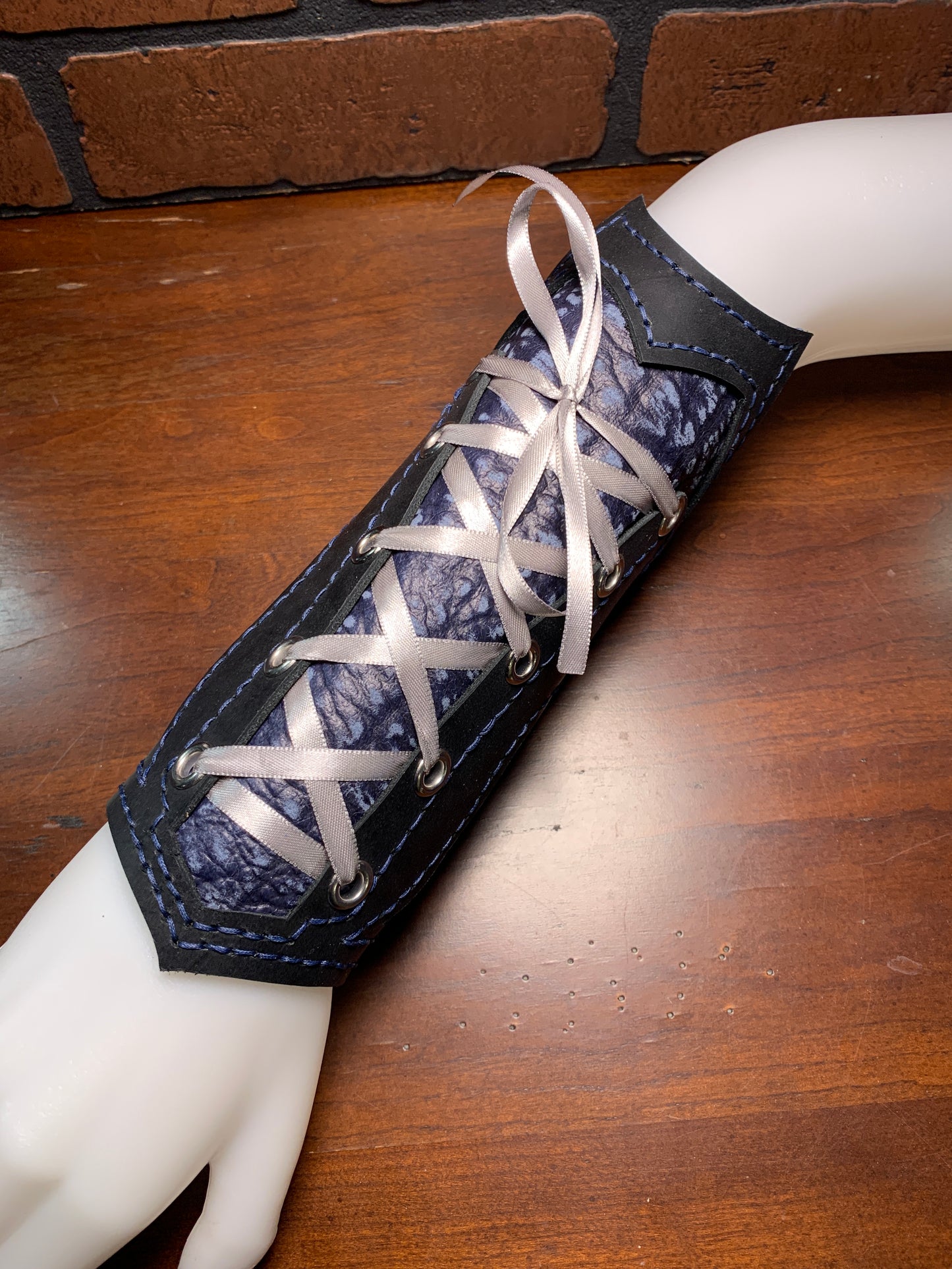 Elisabeta Arm Guard Royal Blue
