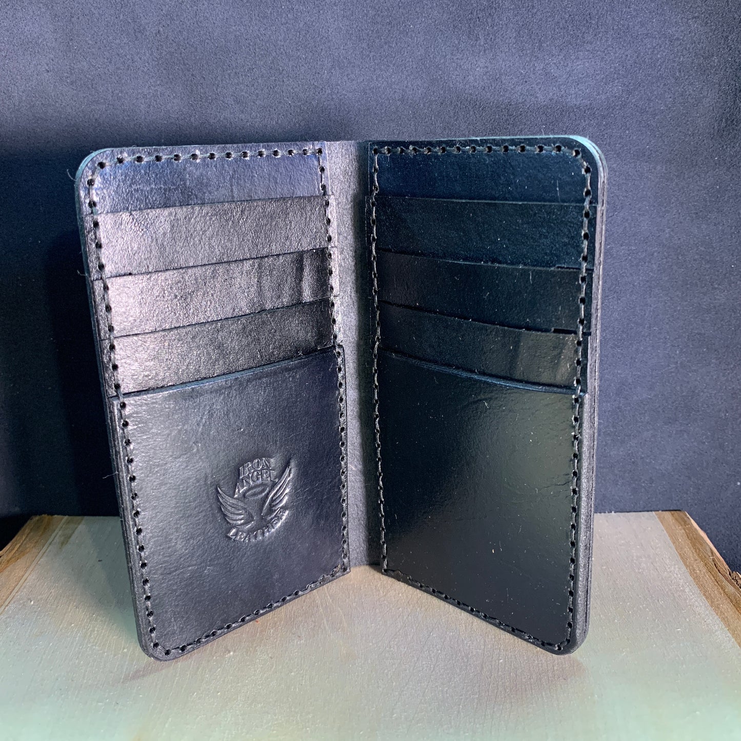 Men's Leather Vertical Wallet